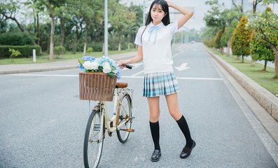 777778888精准免费四肖2025年和新奥2025正版资料大全,全面解析、专家解读与警惕虚假宣传-全面解析、解释与落实_: 应对变化的信号，影响了多少人对未来的预期？